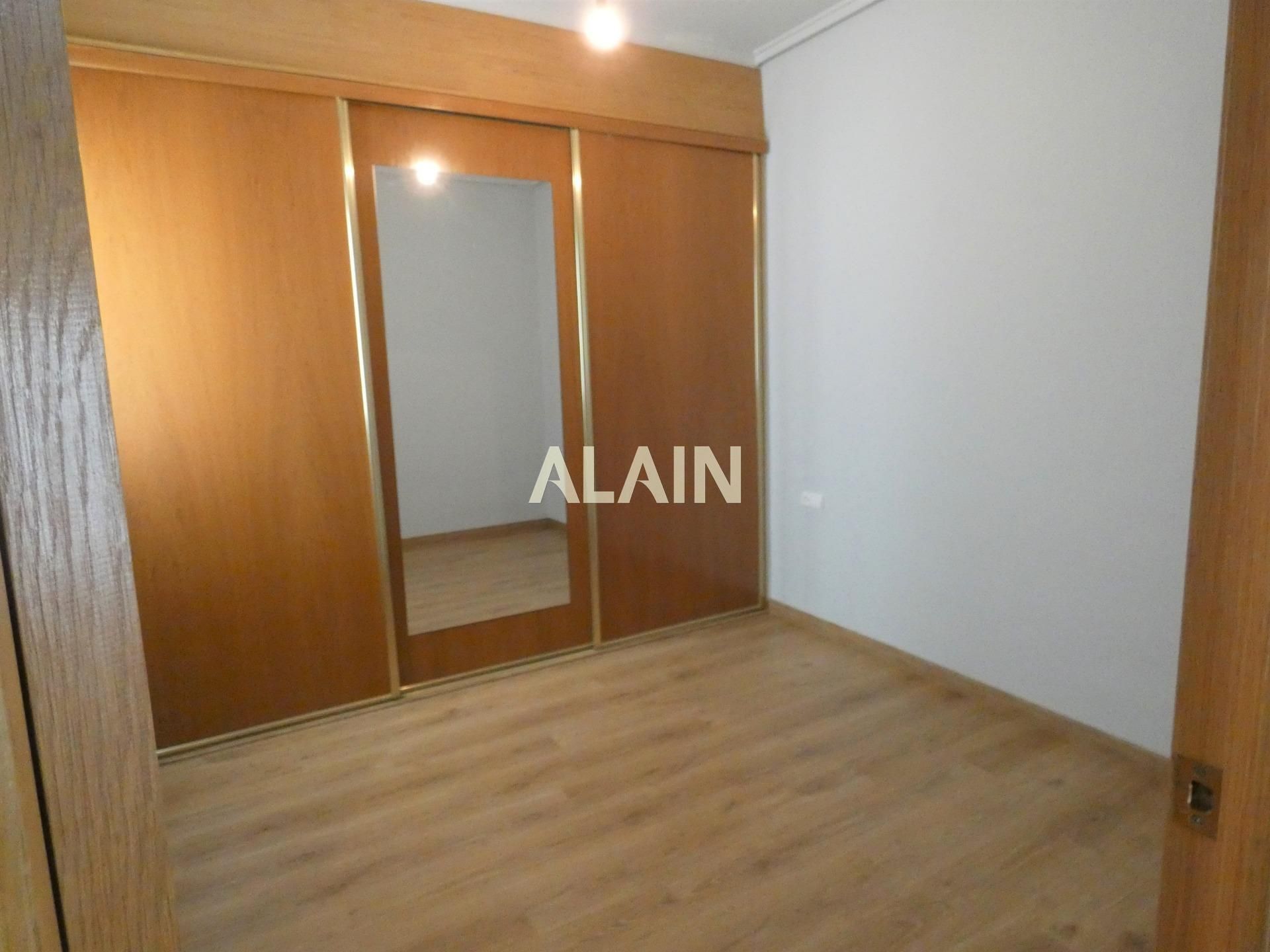 Dormitori de Pis en venda en  Valencia Capital amb Parquet i Traster