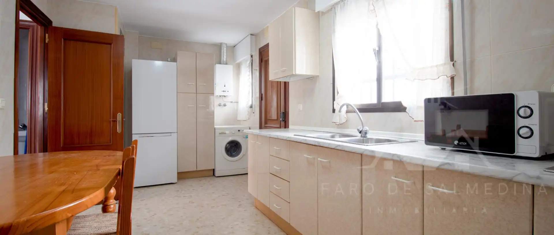 Cocina de Casa adosada en venta en Chipiona con Aire acondicionado, Trastero y Amueblado