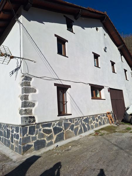 Vista exterior de Finca rústica en venda en Alkiza amb Jardí privat i Moblat