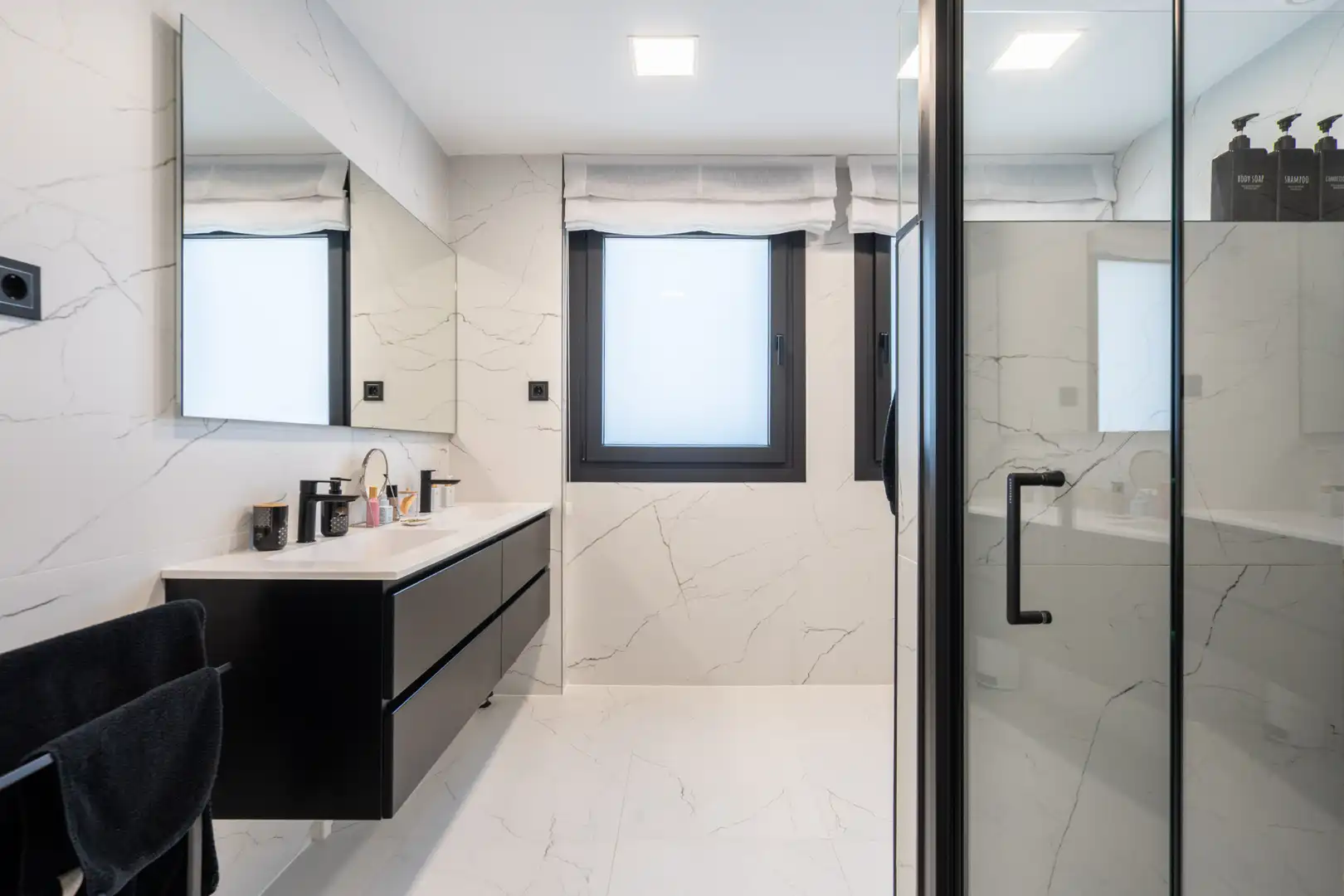 Bathroom of Houses for sale in Colmenarejo  with Air Conditioner, Heating and Private garden
