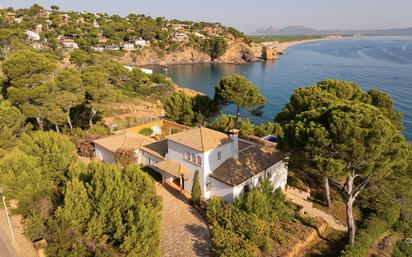 Vista exterior de Casa o xalet en venda en Begur amb Calefacció, Jardí privat i Terrassa