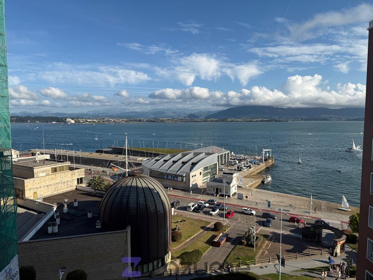 Vista exterior de Pis de lloguer en Santander amb Calefacció, Moblat i Forn