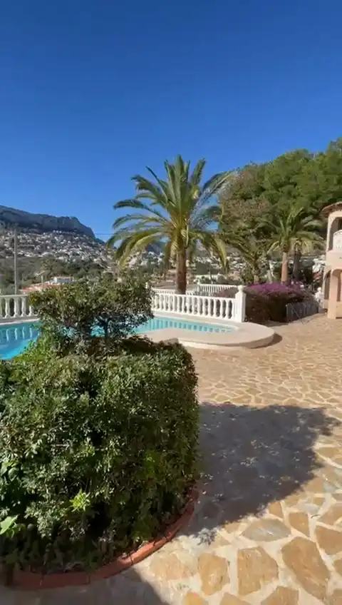 Vista exterior de Casa o xalet en venda en Calpe / Calp amb Aire condicionat, Jardí privat i Terrassa