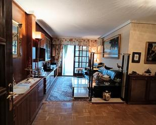Living room of Flat for sale in  Madrid Capital  with Air Conditioner, Heating and Private garden