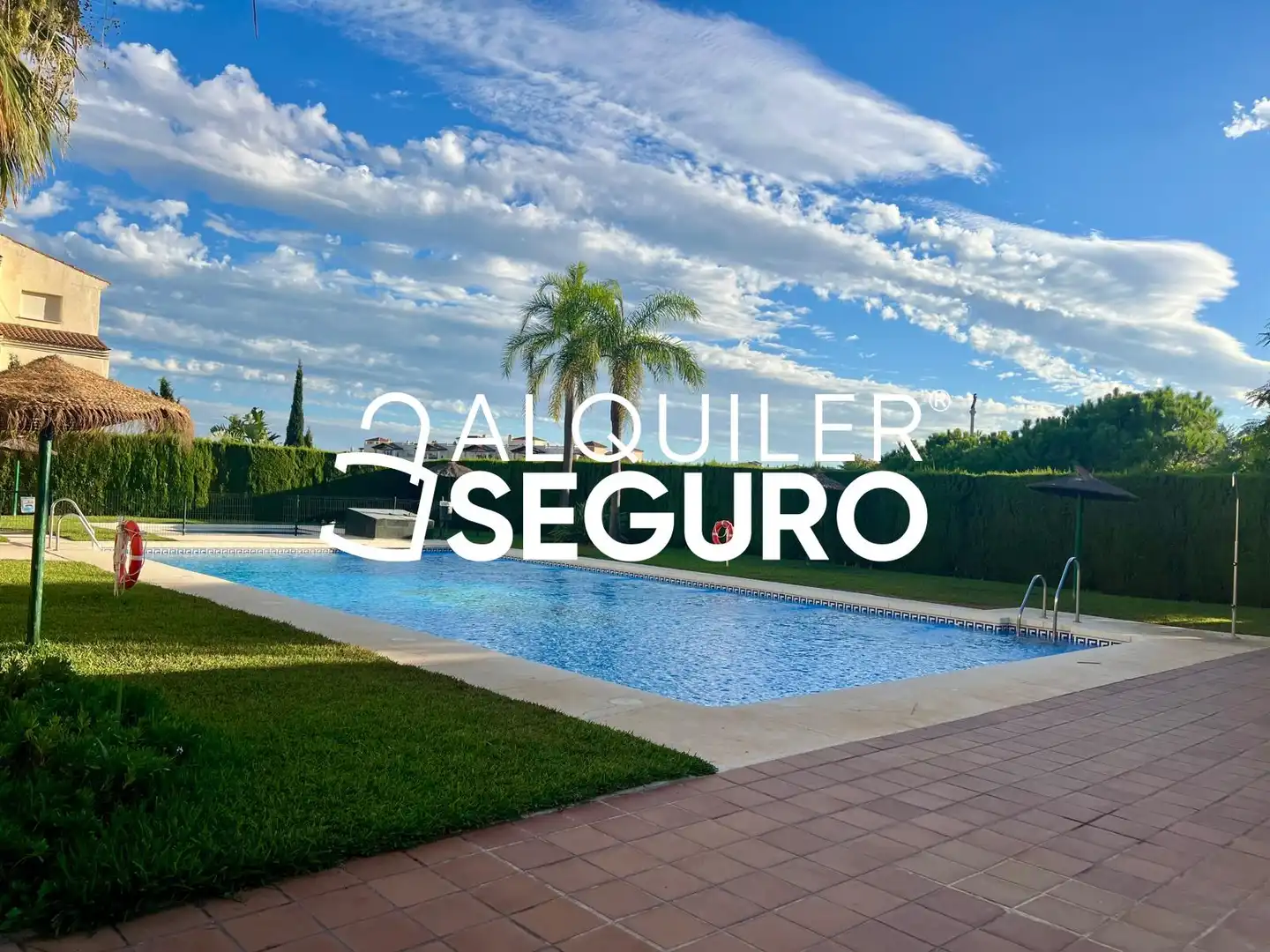 Schwimmbecken von Wohnung zur Miete in Benalmádena mit Klimaanlage, Terrasse und Schwimmbad