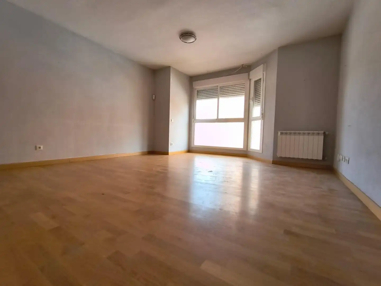 Living room of Flat for sale in Valdemoro  with Private garden, Terrace and Storage room