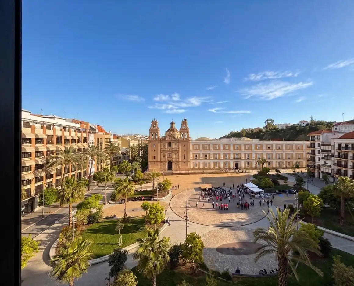 Vista exterior de Ático en venta en  Huelva Capital con Aire acondicionado, Terraza y Amueblado