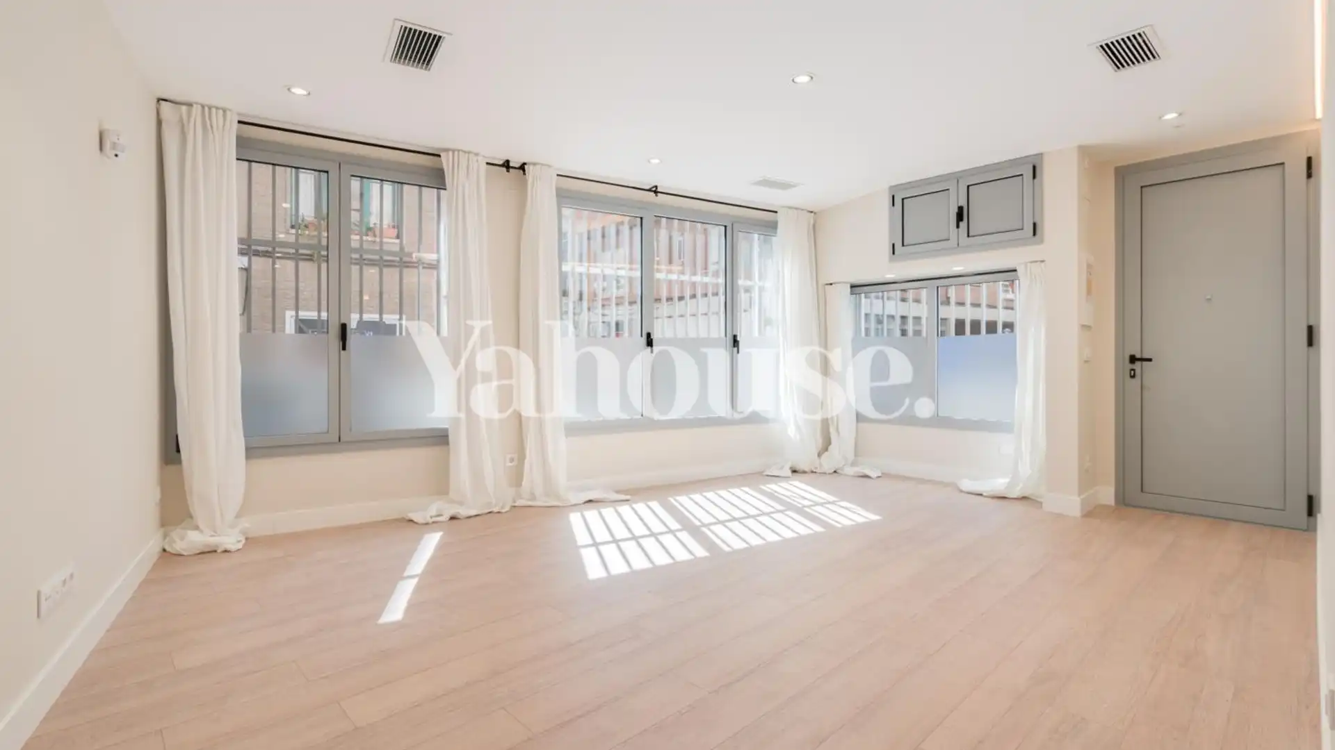 Sala de estar de Planta baja en venta en  Barcelona Capital
