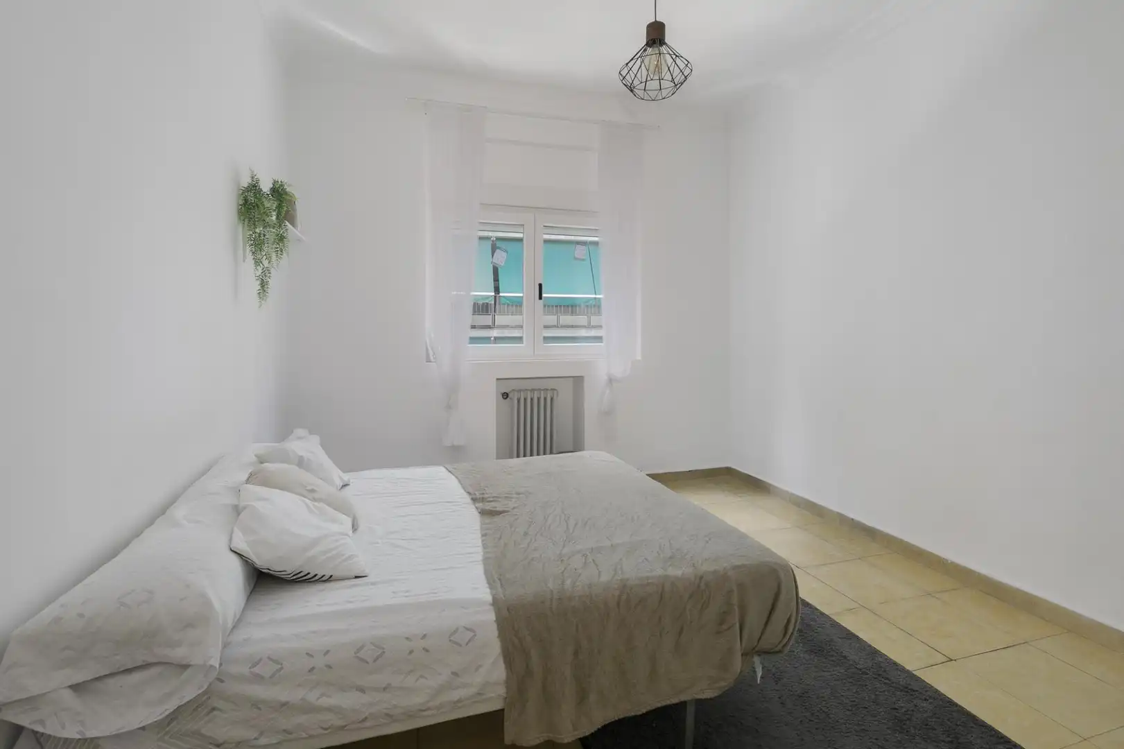 Bedroom of Apartments for sale in Granada