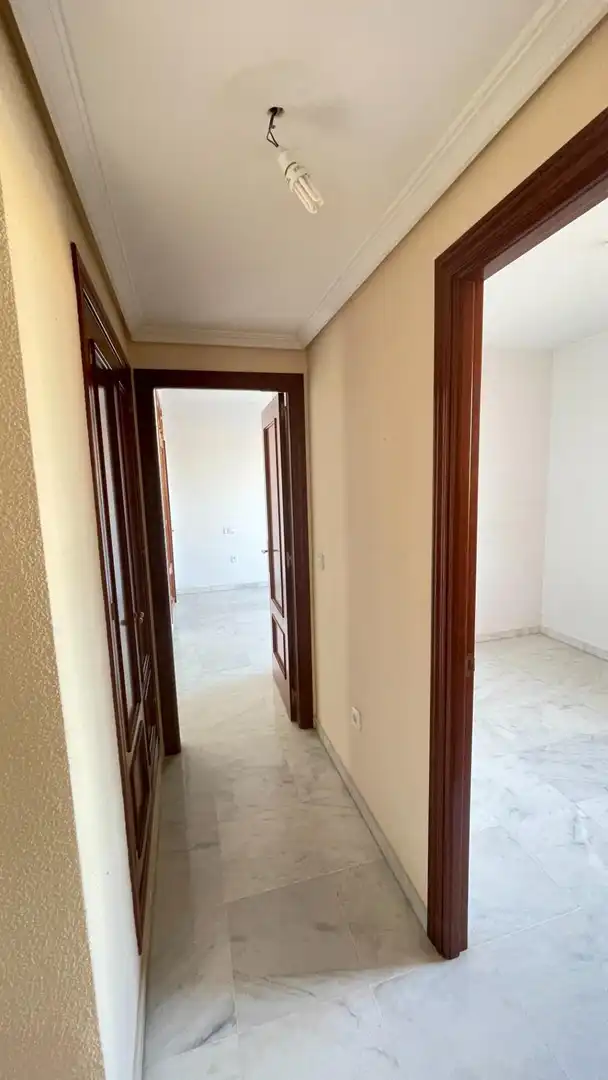 Wohnung zum Verkauf in Córdoba mit Klimaanlage und Terrasse