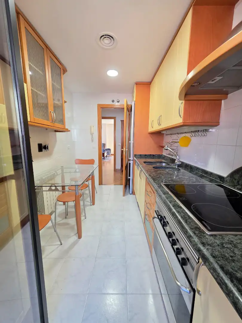 Cuina de Pis de lloguer en Madrid amb Aire condicionat, Calefacció i Parquet