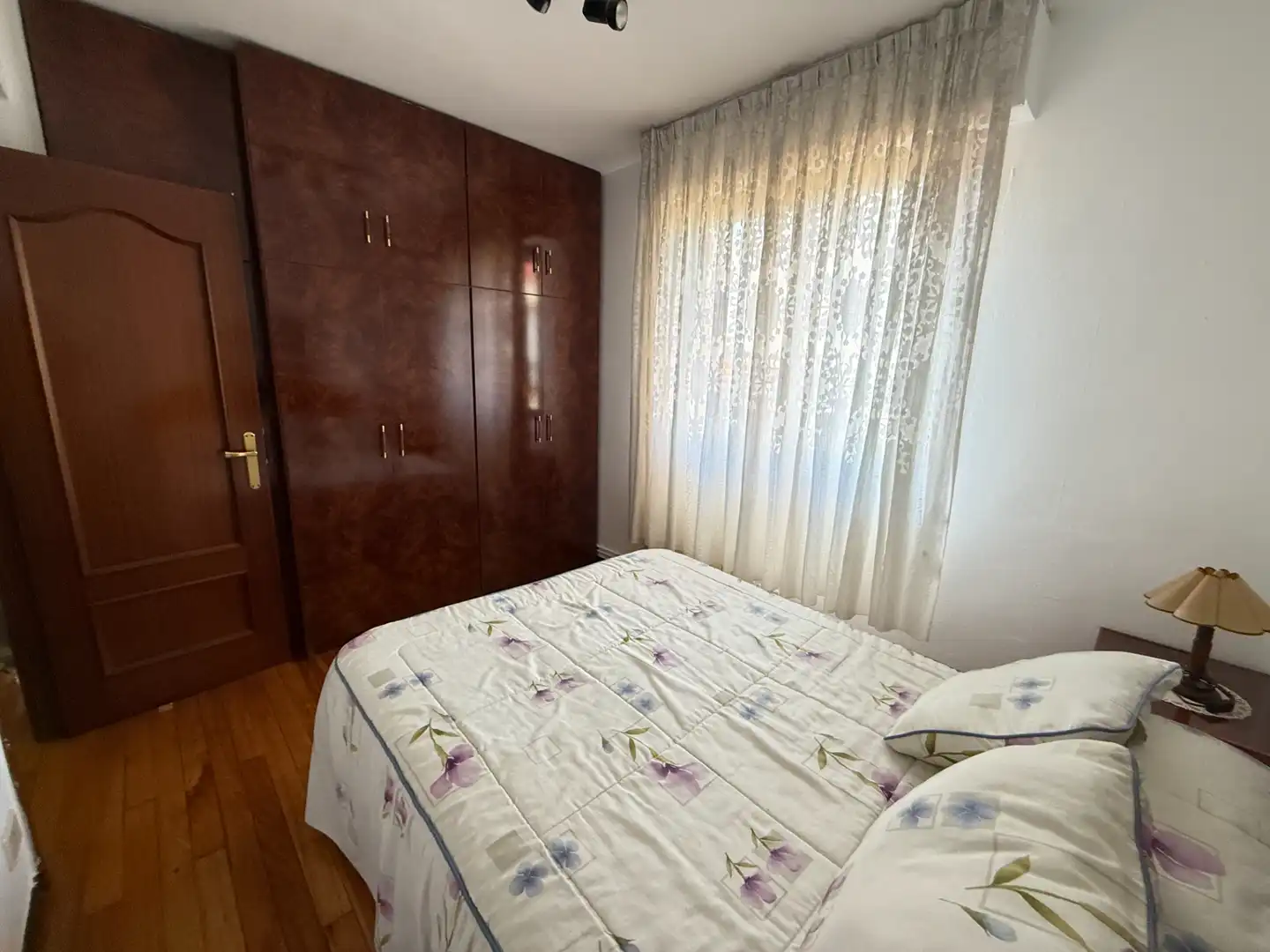 Dormitori de Pis en venda en Bilbao  amb Calefacció, Terrassa i Moblat