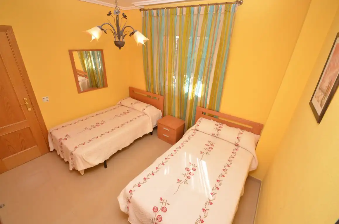 Habitación de Piso de alquiler en Roquetas de Mar con Terraza, Amueblado y Piscina comunitaria