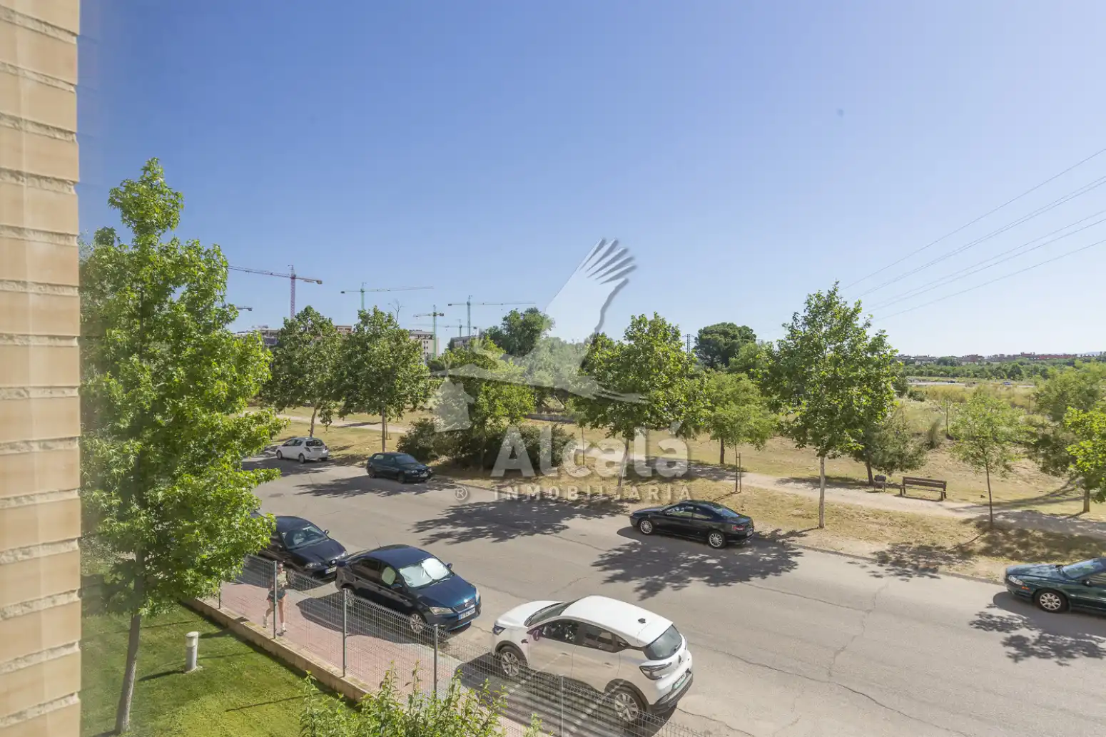 Außenansicht von Wohnung zum Verkauf in Alcalá de Henares mit Klimaanlage, Heizung und Privatgarten