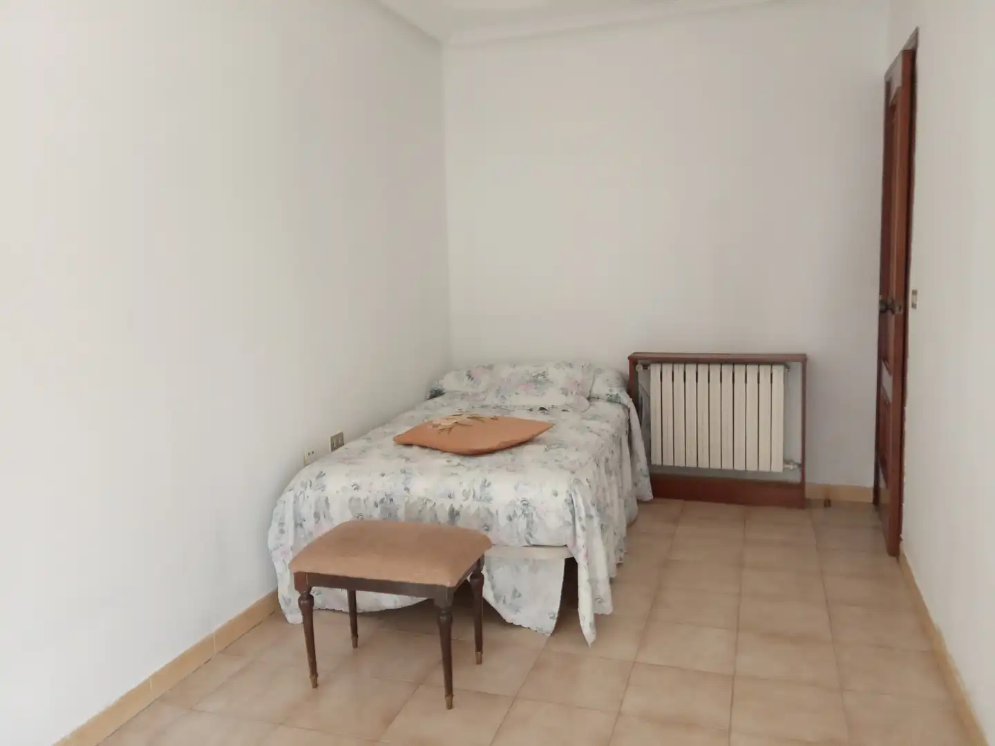 Habitación de Piso en venta en Ribadavia con Calefacción, Amueblado y Balcón