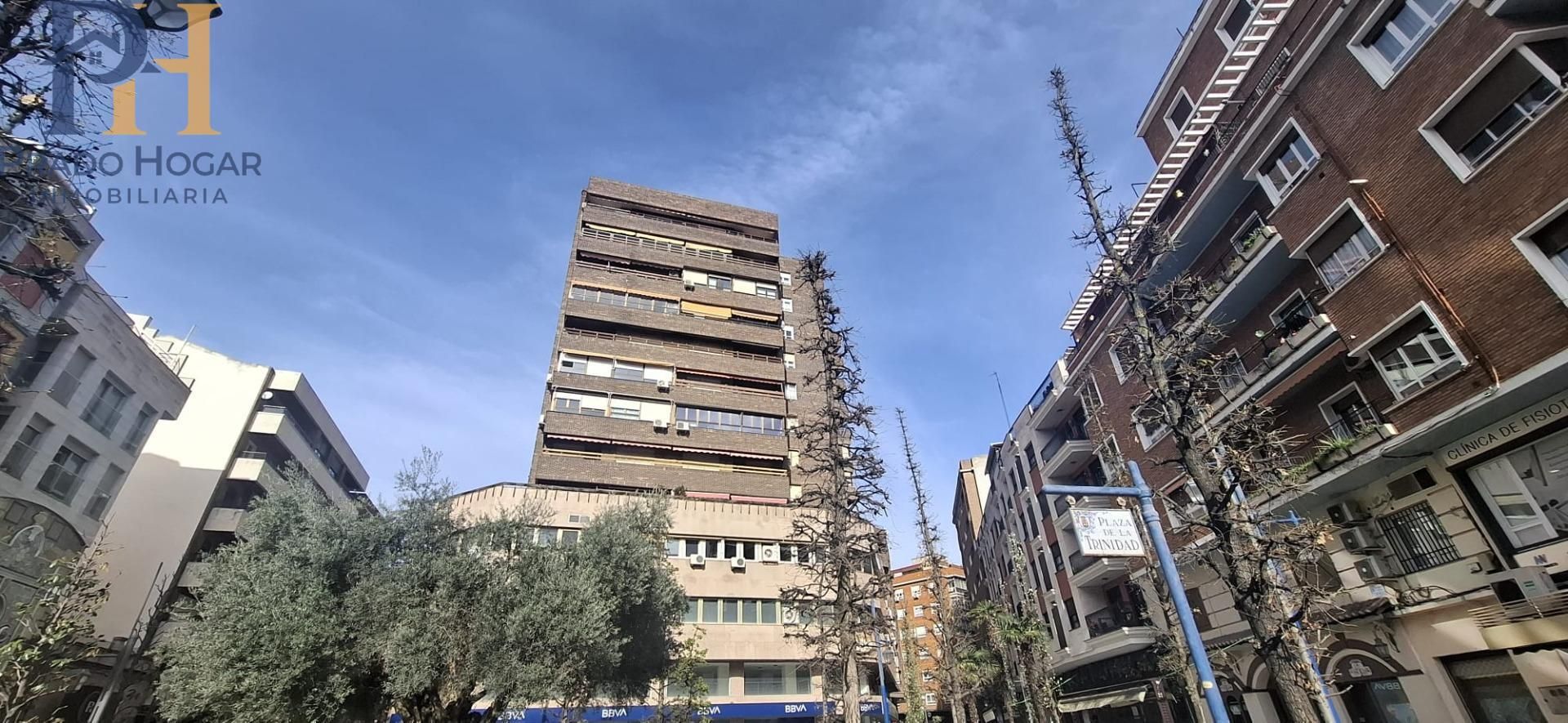 Vista exterior de Oficina en venda en Talavera de la Reina amb Aire condicionat i Calefacció