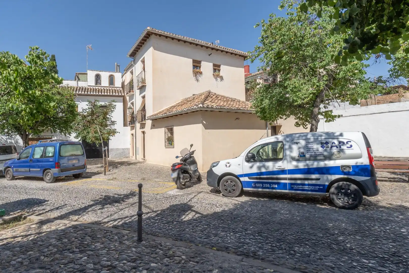 Exterior view of Houses for sale in Granada  with Air Conditioner, Terrace and Furnished
