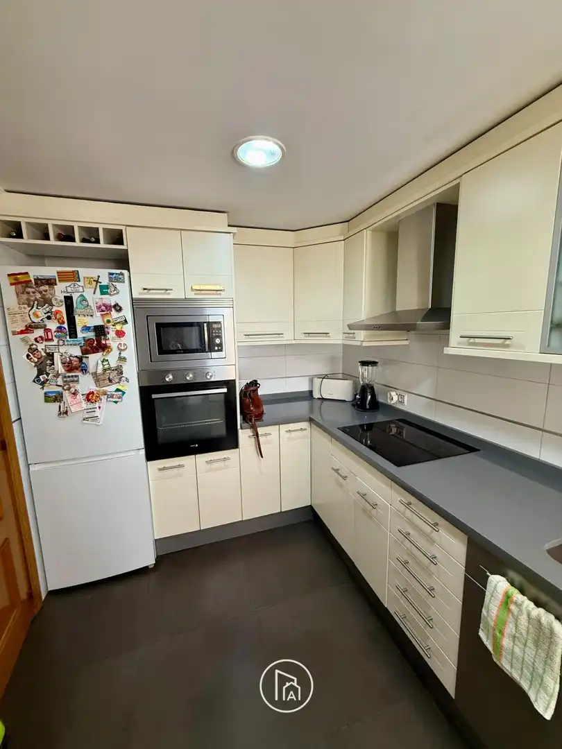 Cocina de Ático en venta en Paterna con Parquet, Terraza y Trastero