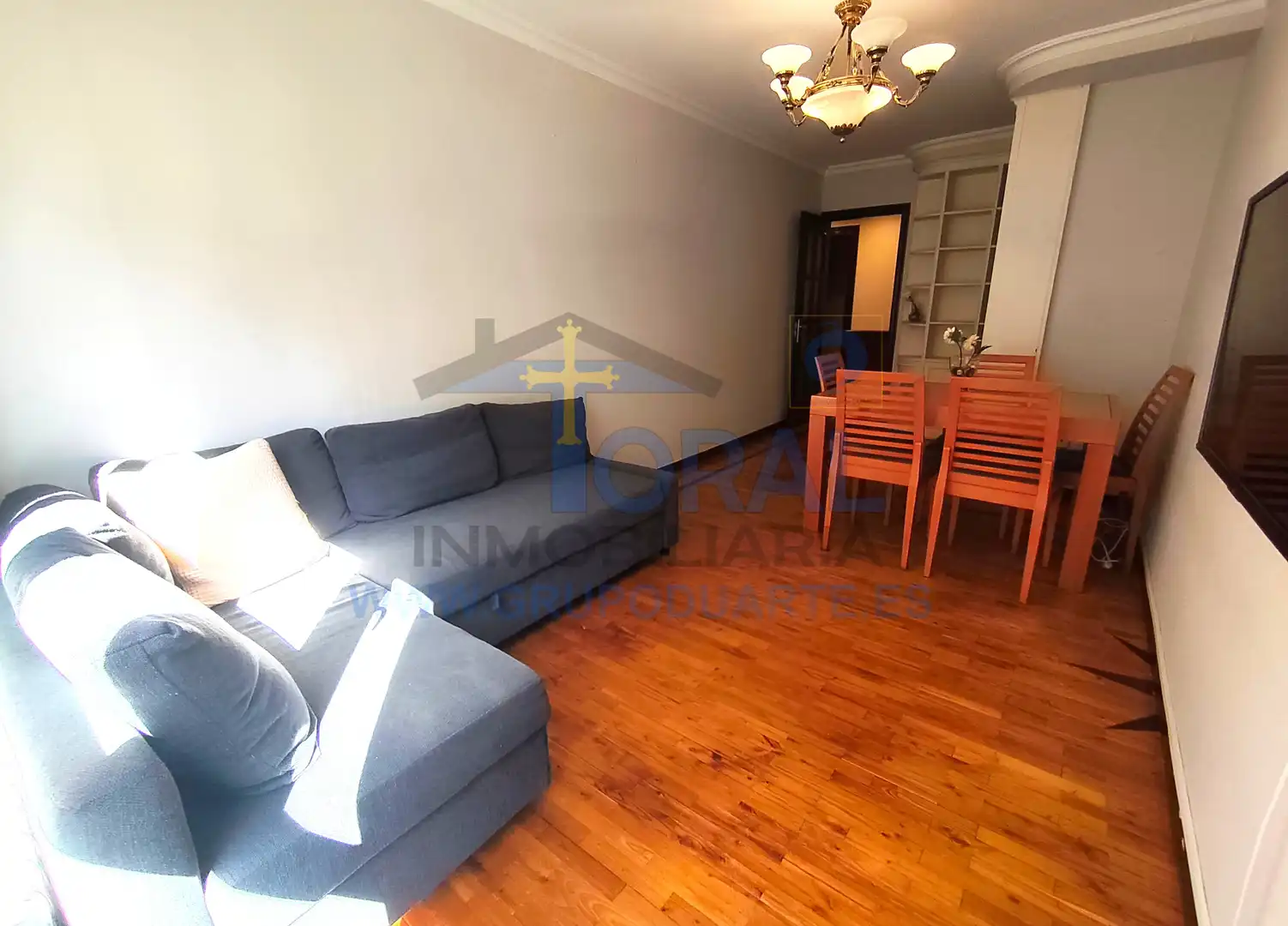 Wohnzimmer von Wohnung zur Miete in Gijón  mit Heizung, Parkett und Möbliert