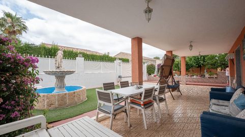 Exclusivo chalet con piscina climatizada cubierta y frutales en La Nucía