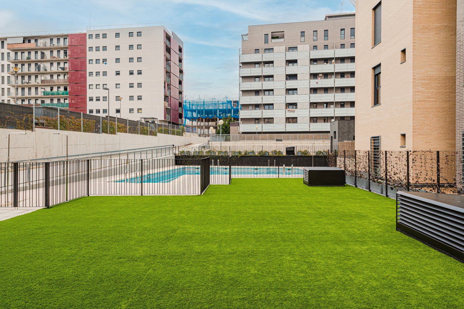 Swimming pool of Flat for sale in Tres Cantos  with Parquet flooring, Terrace and Storage room