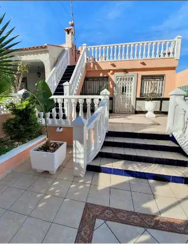 Casa o chalet en venta en Torrevieja con Aire acondicionado, Calefacción y Jardín privado