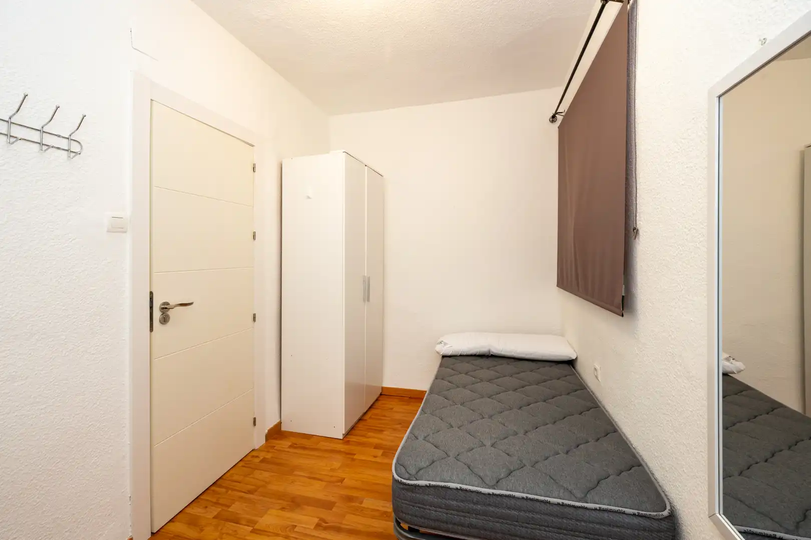 Habitación de Piso de alquiler en Granada con Aire acondicionado, Calefacción y Amueblado