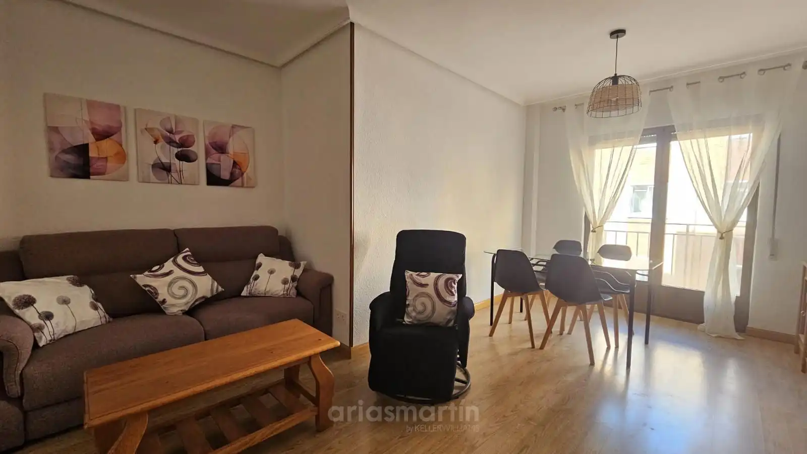 Living room of Flat for rent in Salamanca  with Heating, Terrace and Furnished