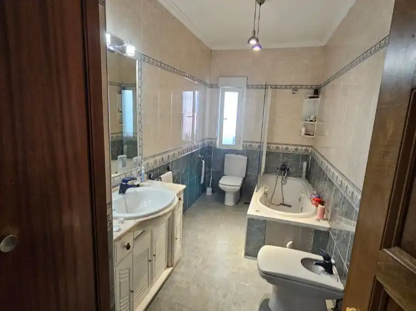 Baño de Piso en venta en Azuqueca de Henares con Aire acondicionado, Parquet y Terraza