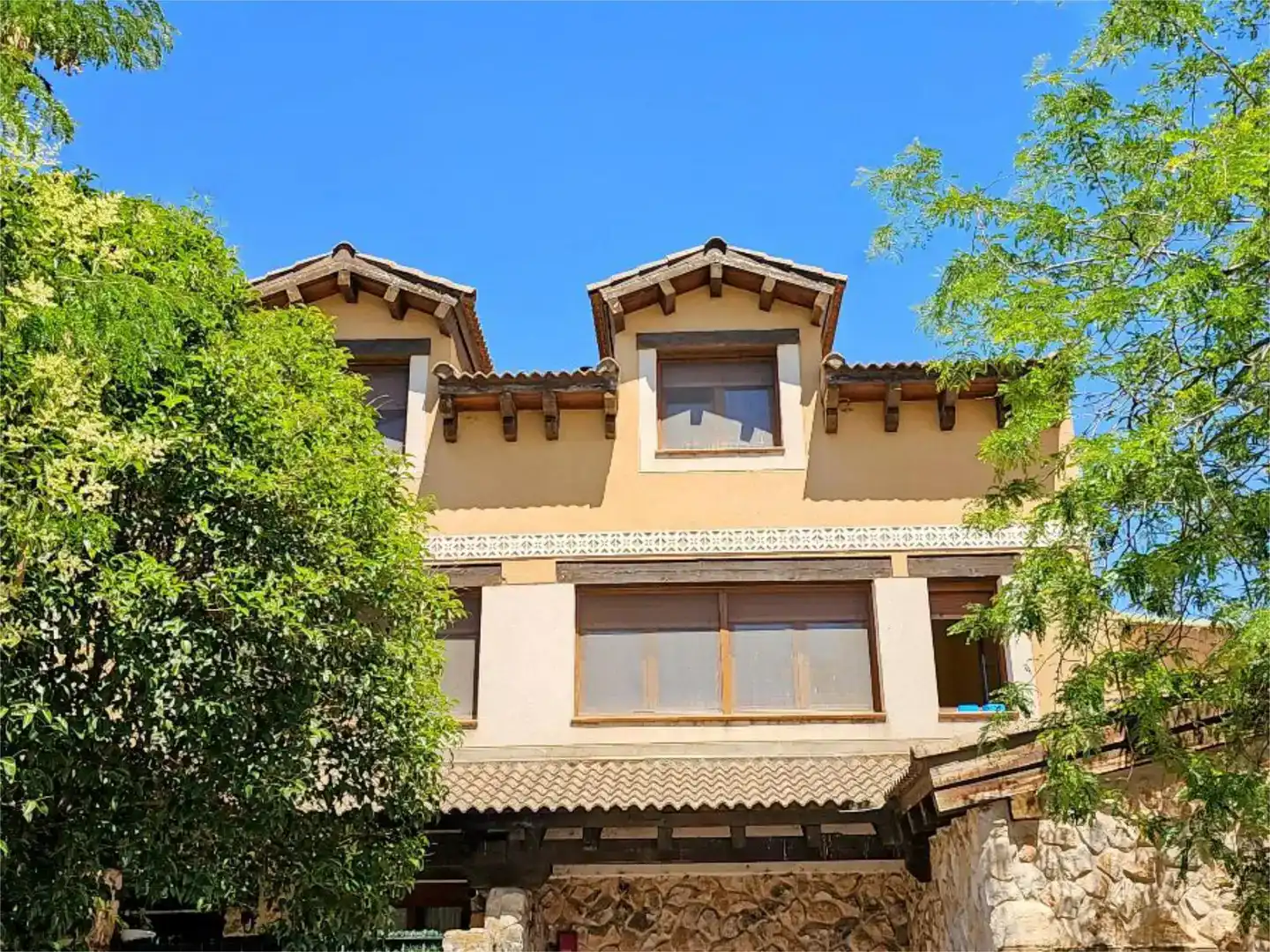 Vista exterior de Dúplex en venta en Grajera