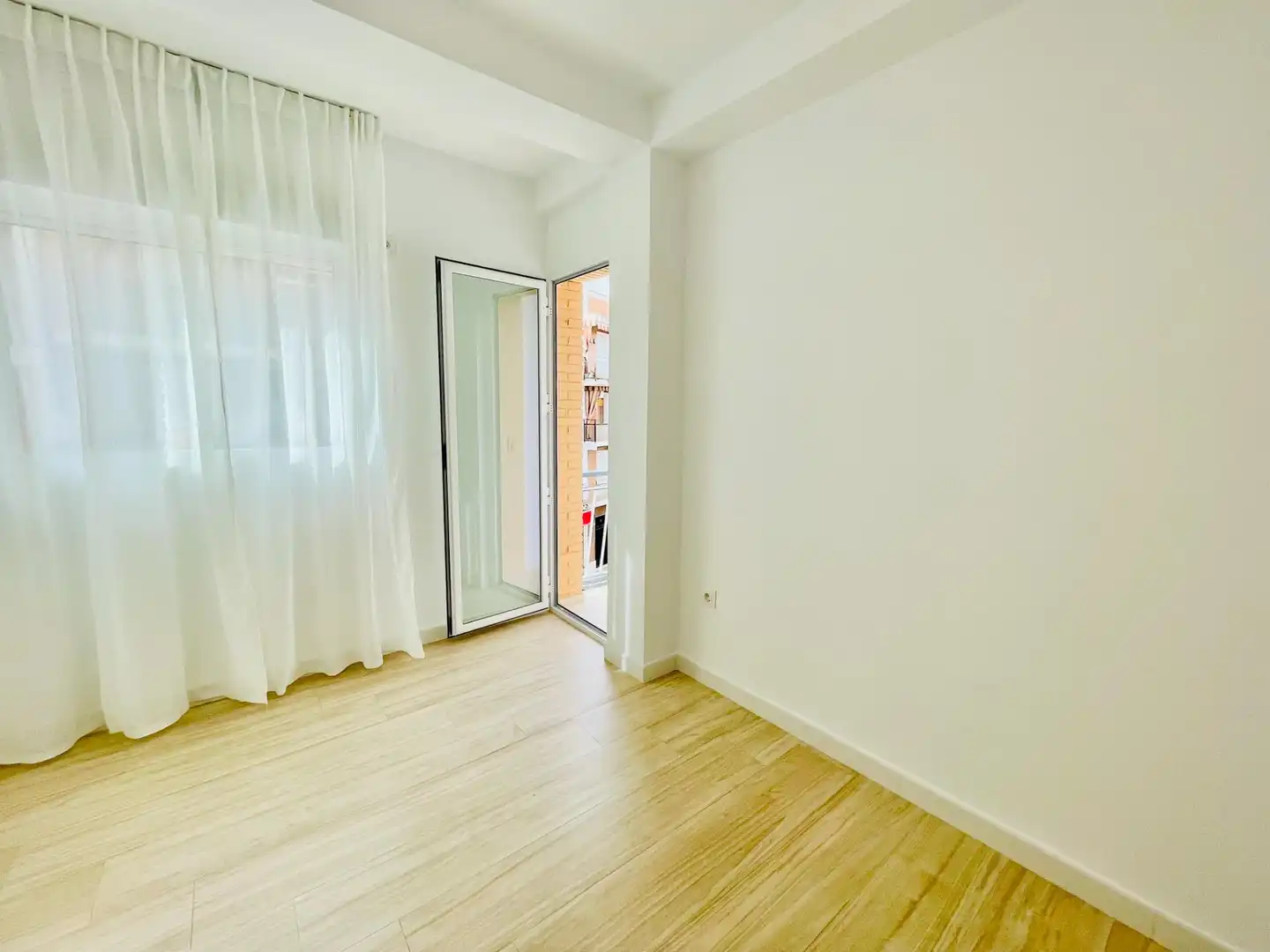 Schlafzimmer von Wohnung zur Miete in Córdoba mit Klimaanlage, Heizung und Terrasse