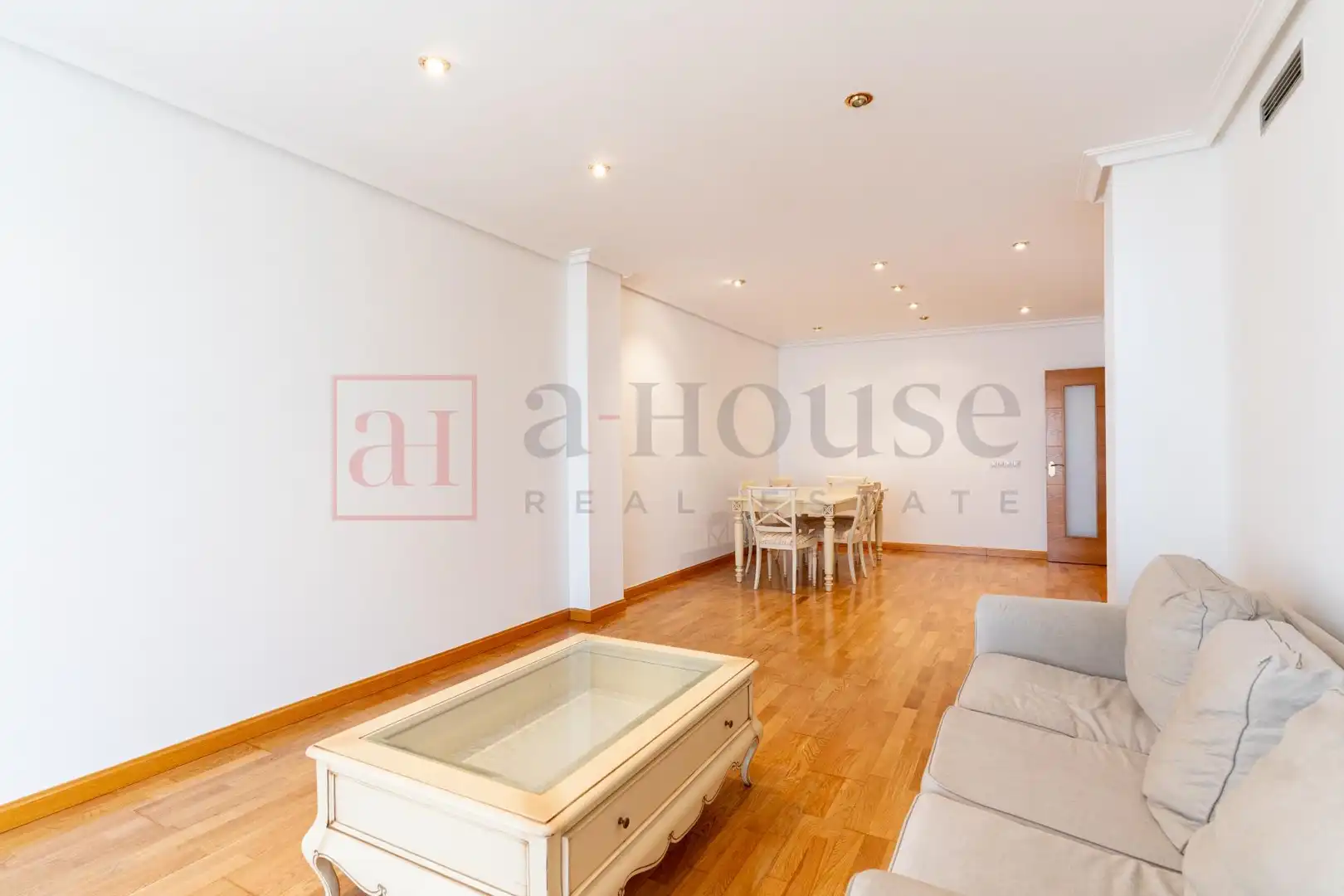 Living room of Flat for sale in Madrid  with Air Conditioner, Heating and Private garden