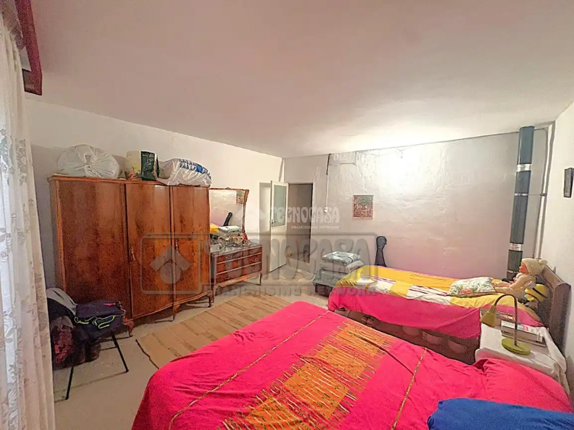 Dormitori de Casa adosada en venda en Altarejos amb Calefacció i Balcó