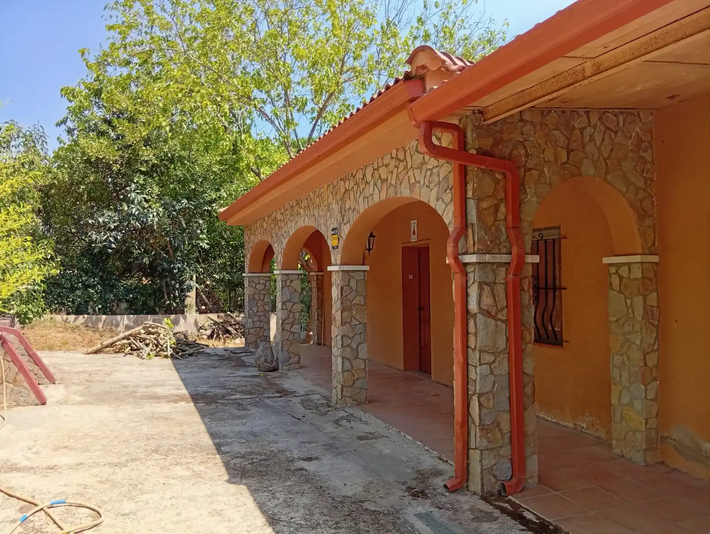 Vista exterior de Casa o xalet en venda en Tordera amb Calefacció, Jardí privat i Terrassa