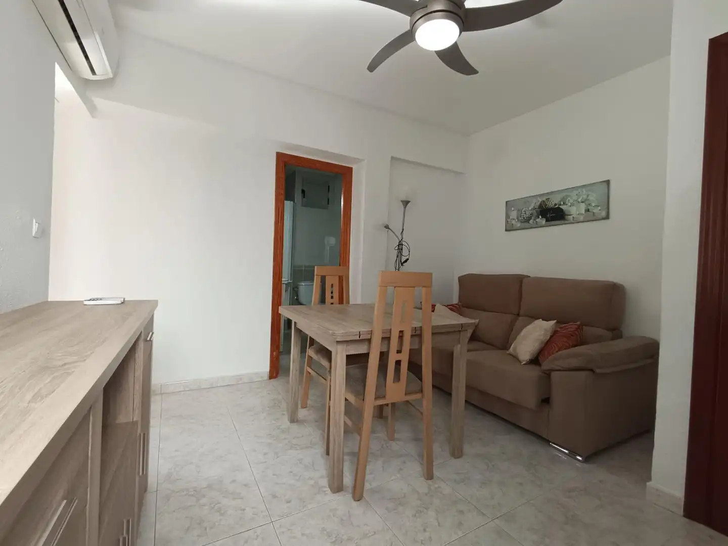Living room of Flat for sale in Córdoba  with Air Conditioner, Terrace and Furnished