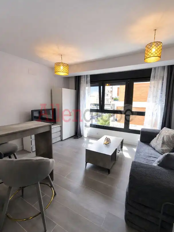 Wohnung zur Miete in Calle Jacinto Benavente, 4, Masip