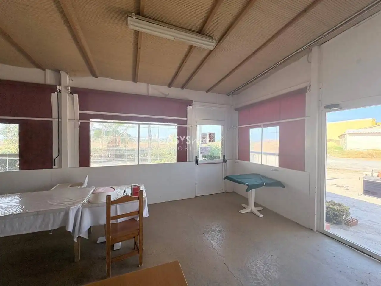Local en venda en La Manga del Mar Menor amb Alarma
