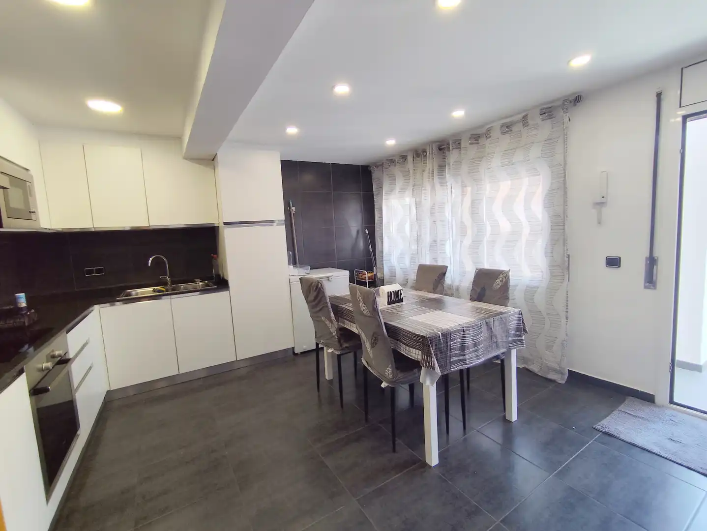 Cocina de Piso en venta en Vilanova del Camí con Calefacción, Terraza y Trastero