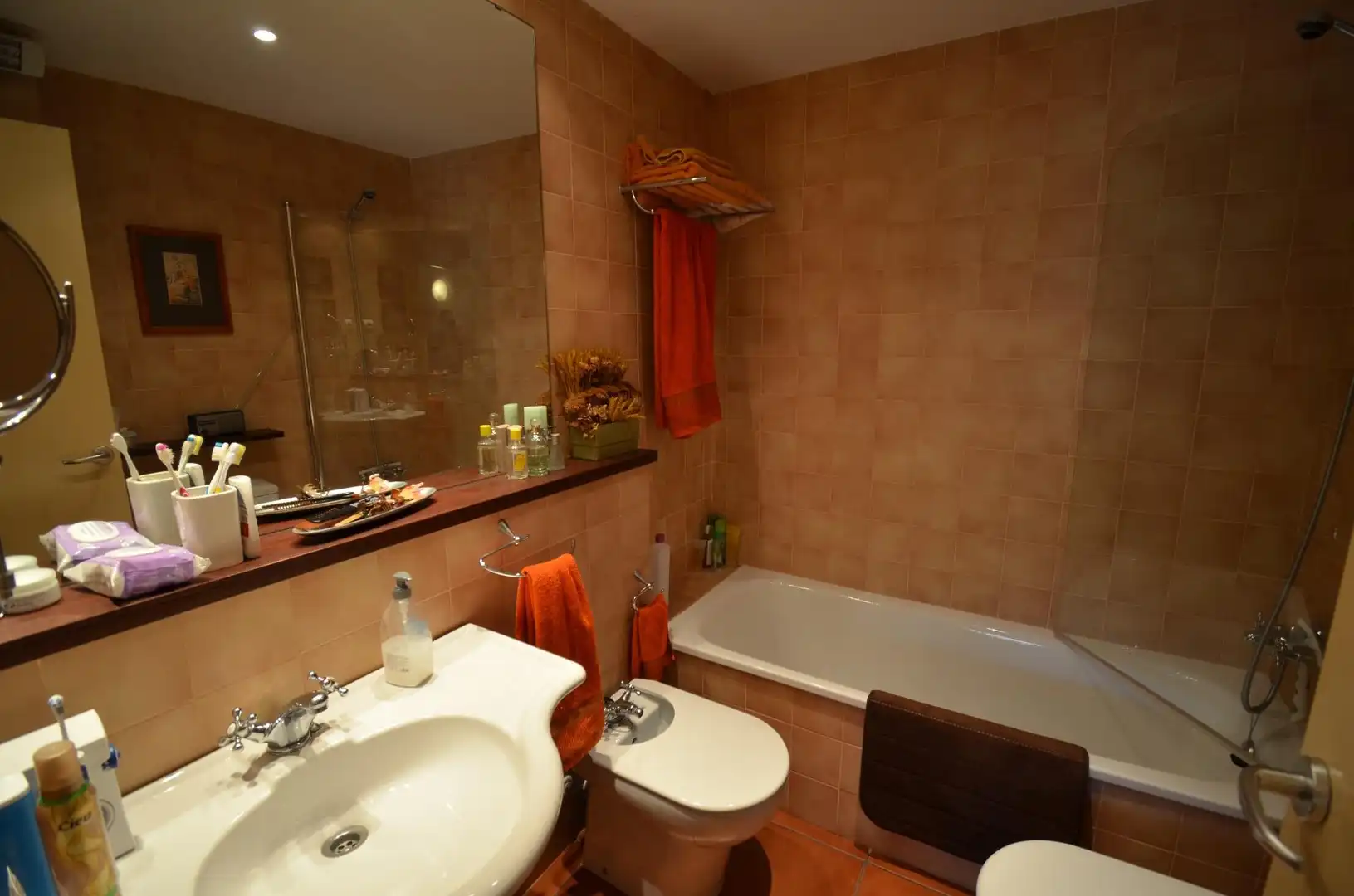 Badezimmer von Erdgeschoss zum Verkauf in L'Ametlla de Mar  mit Klimaanlage, Privatgarten und Terrasse