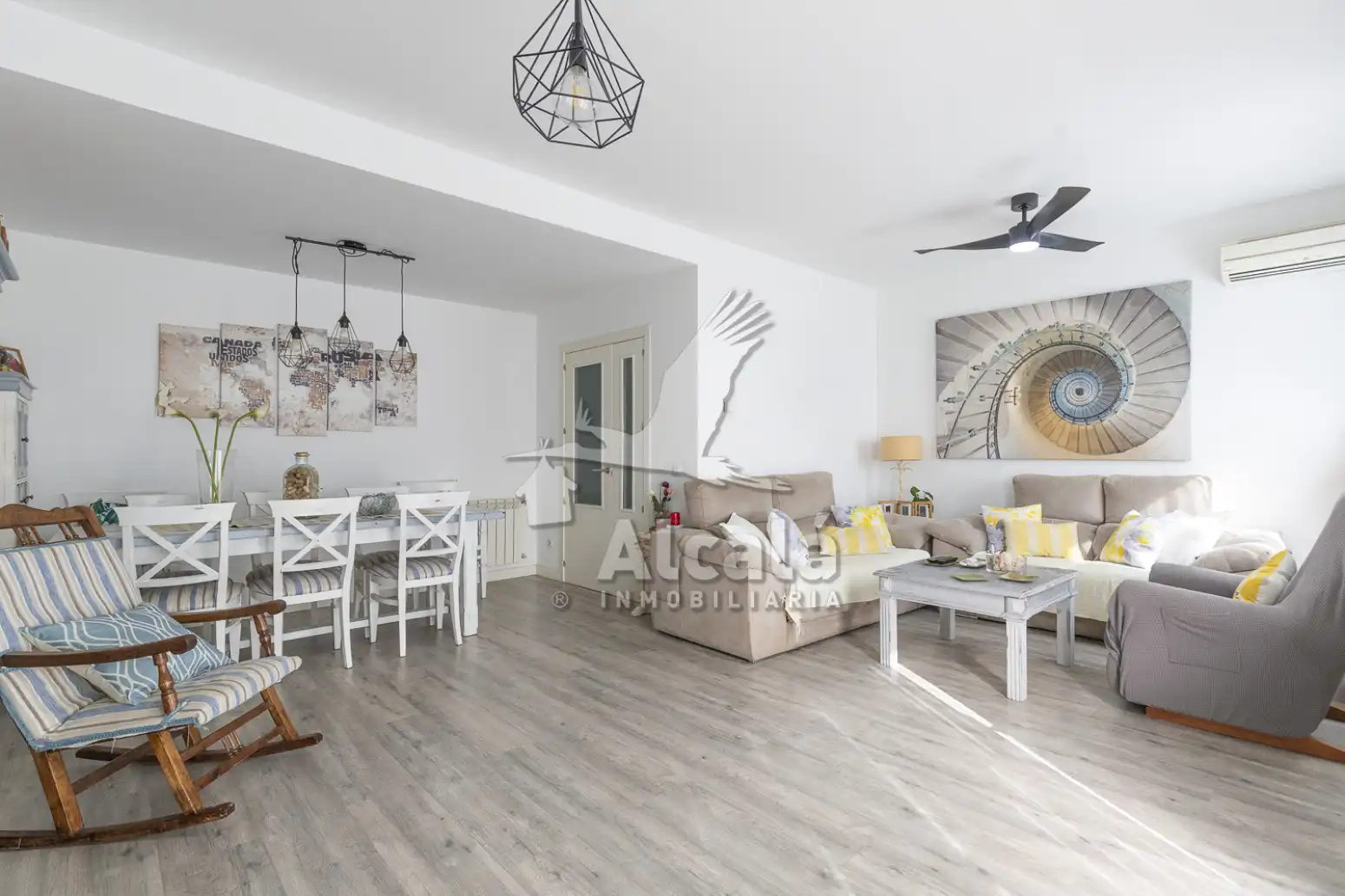 Sala d'estar de Casa adosada en venda en Villalbilla amb Aire condicionat, Calefacció i Terrassa