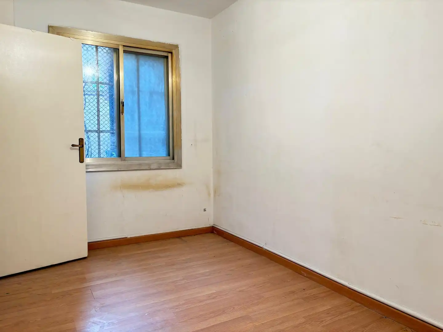 Habitación de Estudio en venta en Barcelona con Alarma