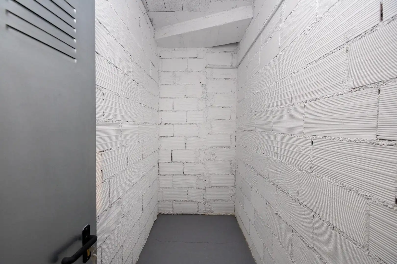 Storage room for sale in Granada