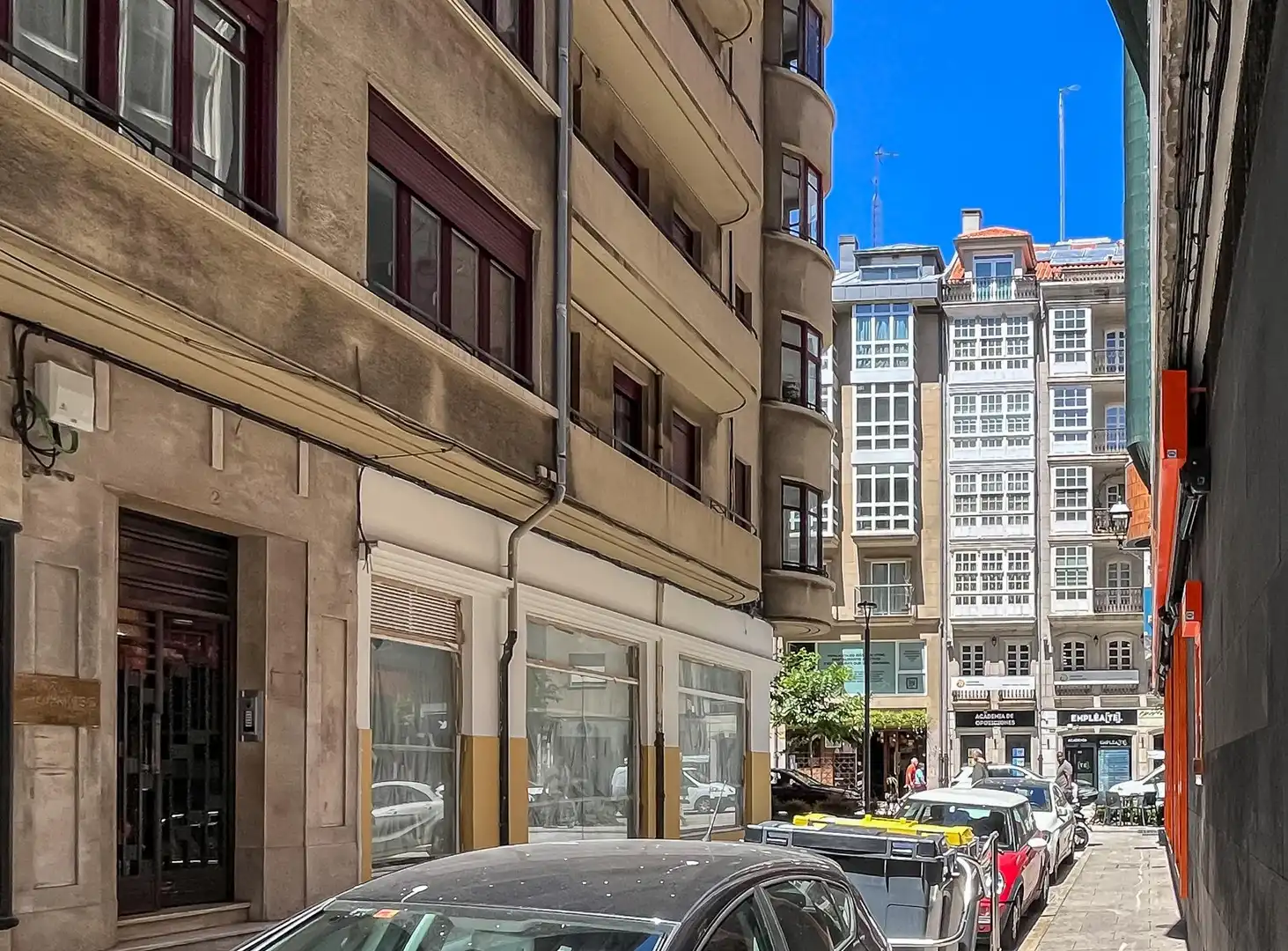 Vista exterior de Pis en venda en A Coruña Capital  amb Calefacció, Parquet i Traster
