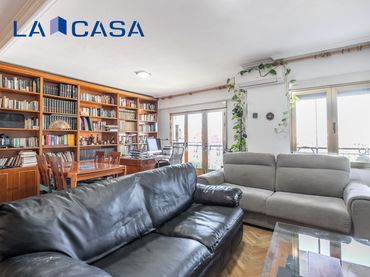 Flat with lift for sale in Glorieta SANTA MARIA DE LA CABEZA