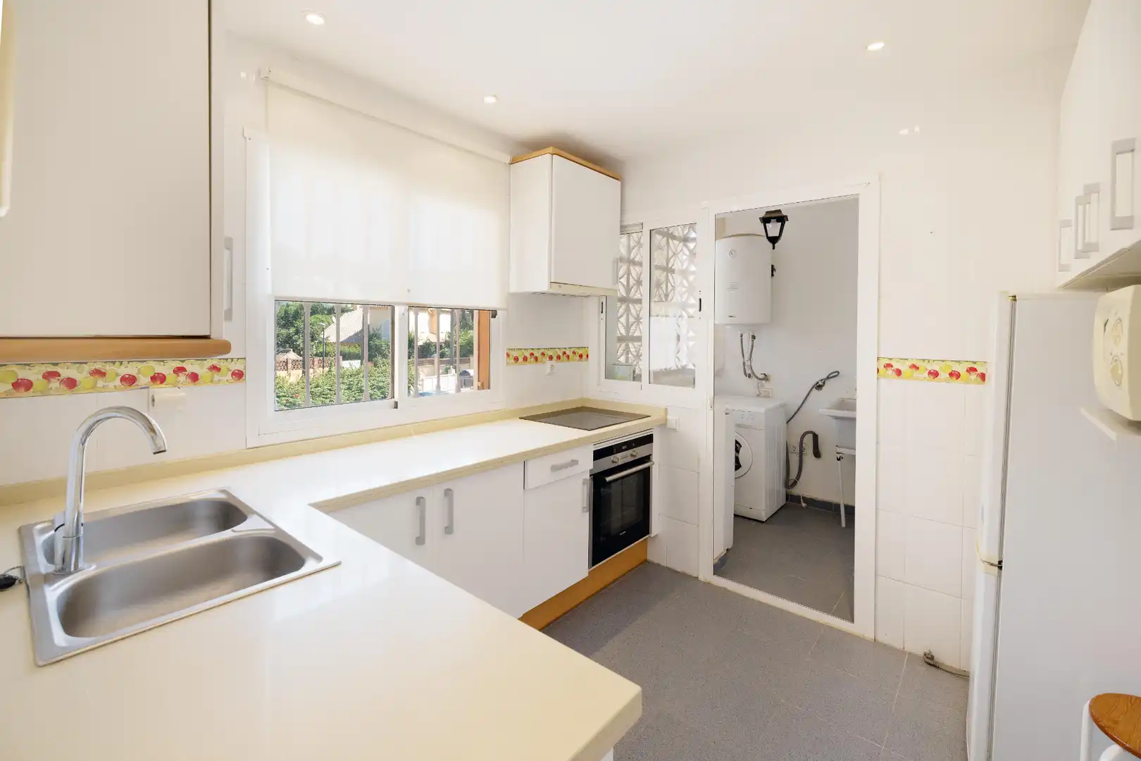 Küche von Wohnung zum Verkauf in Marbella mit Klimaanlage, Heizung und Terrasse