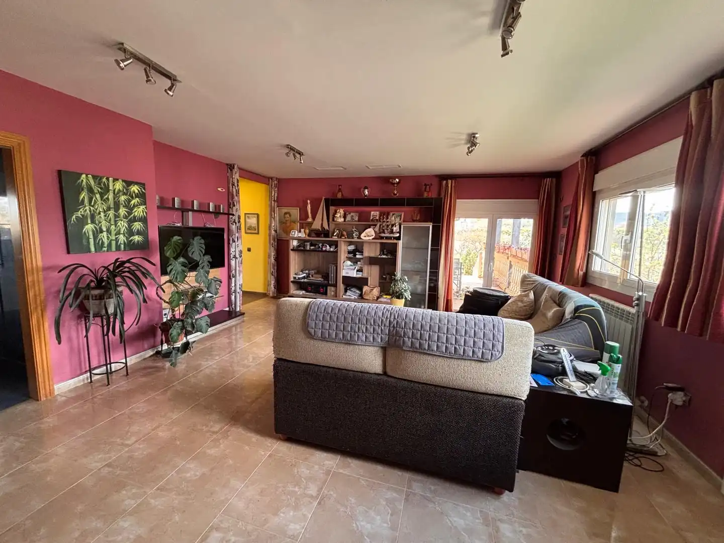 Sala d'estar de Casa o xalet en venda en Híjar amb Calefacció, Jardí privat i Traster
