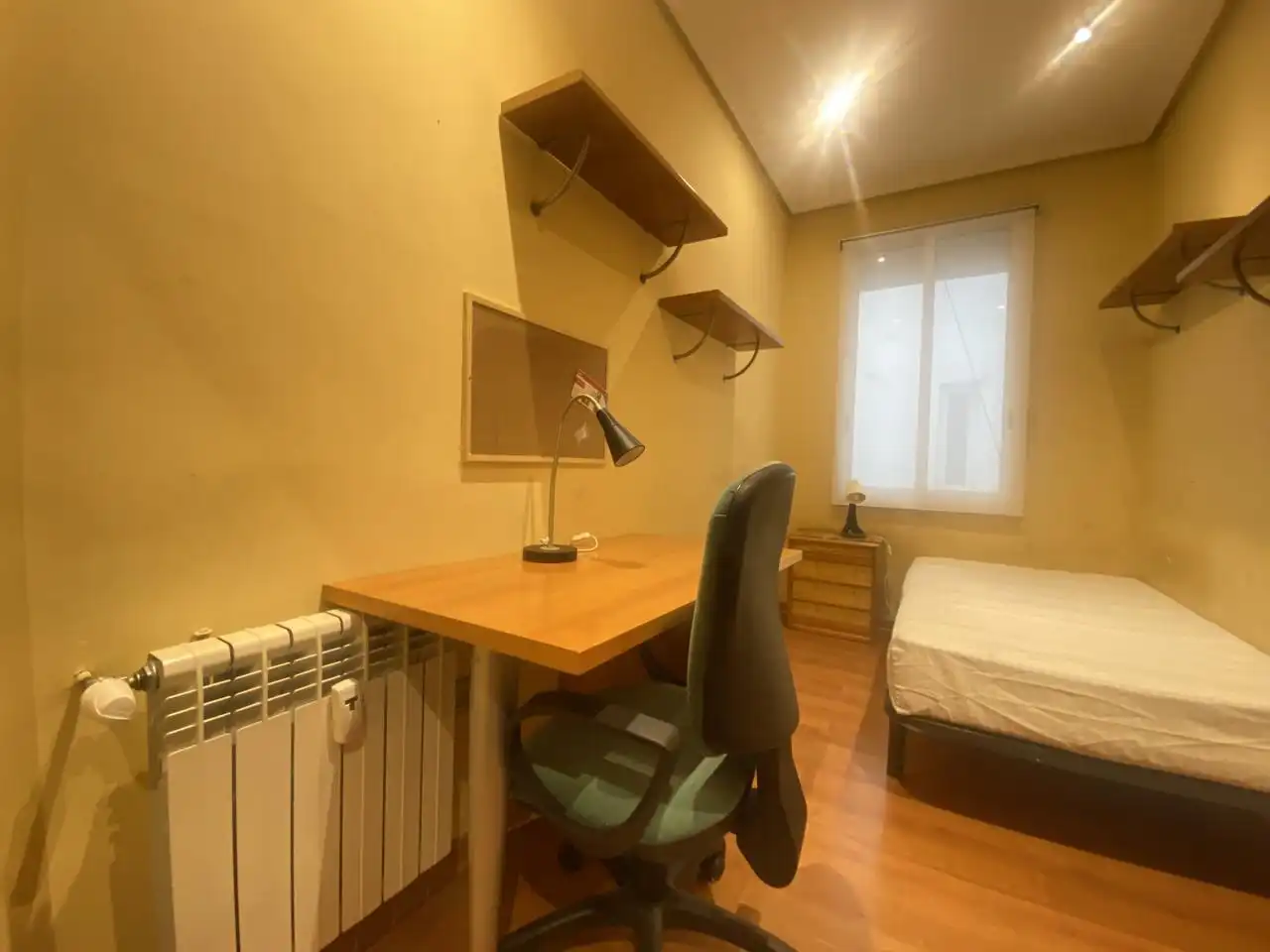 Bedroom of Flat for rent in Madrid  with Heating, Furnished and Internet