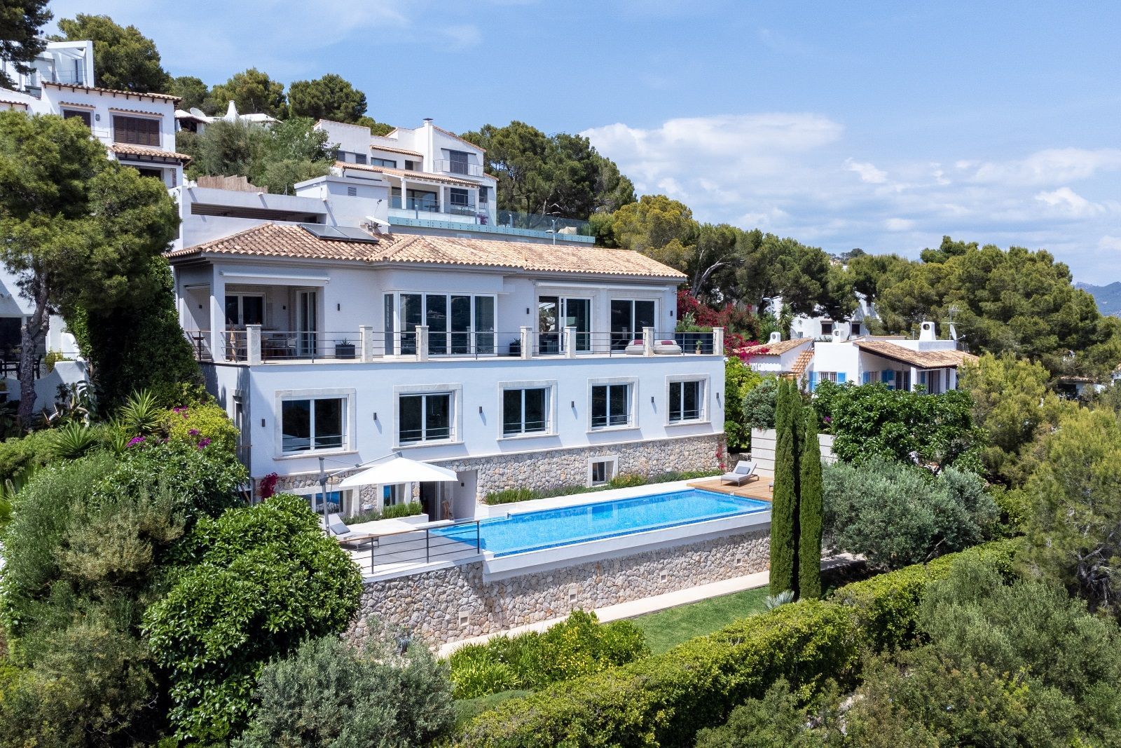 Vista exterior de Casa o xalet en venda en Andratx amb Aire condicionat, Calefacció i Jardí privat
