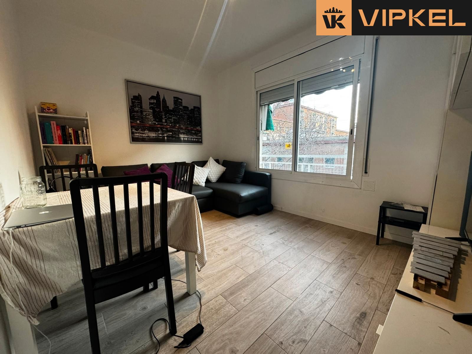 Living room of Flat for sale in  Barcelona Capital  with Air Conditioner, Furnished and Oven