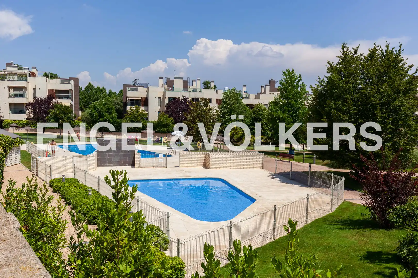 Piscina de Ático de alquiler en Pozuelo de Alarcón con Calefacción, Jardín privado y Terraza